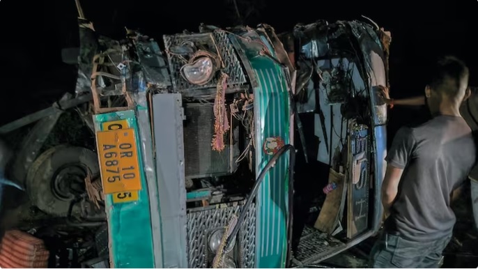 10 killed, several injured as two buses collide in Odisha's Ganjam