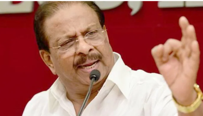 Congress MP K. Sudhakaran addresses the media in Kannur after being removed as KPCC president.