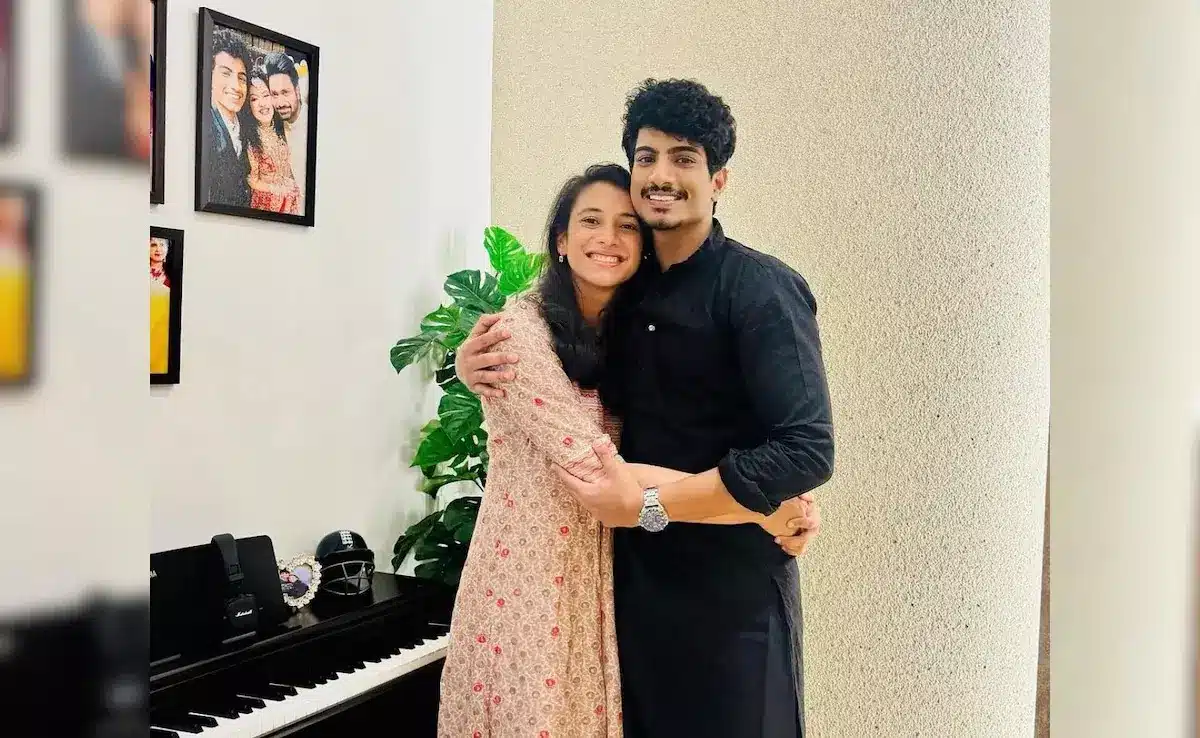 Palash Muchhal Surprises Smriti Mandhana With a Dream Proposal at World Cup Final Venue