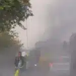 Image showing smog-covered Delhi skyline with low visibility, reflecting the severe air quality that led to the suspension of outdoor school activities.