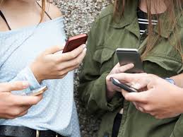 Australian teenagers challenge social media ban in High Court