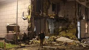 Russian Drone Strikes Hit Kyiv Residential Areas Amid Peace Talks Preparations