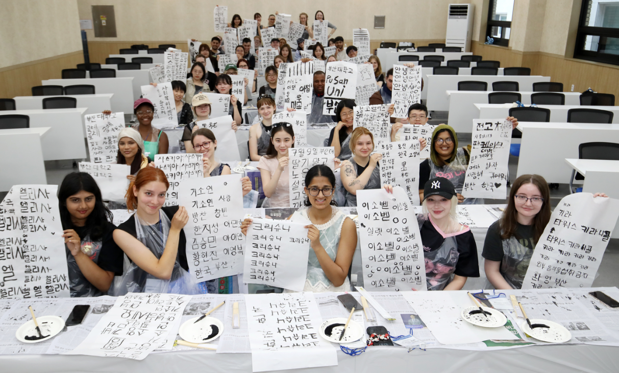 Student using AI Korean language learning app with personalized speaking lessons on smartphone